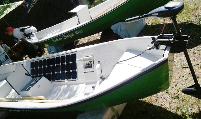 лодка на солнечных батареях